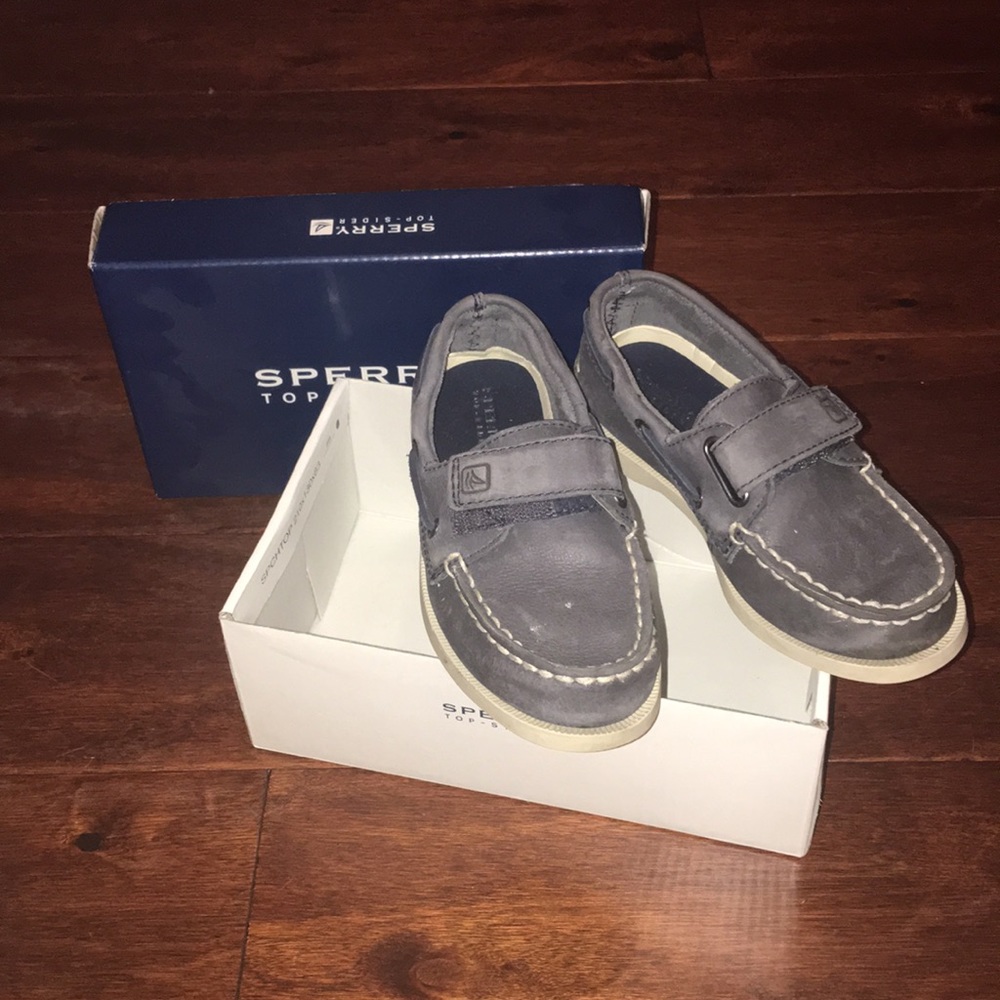 Boys navy sperry shoes